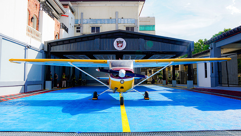 HAU AVI HANGAR
